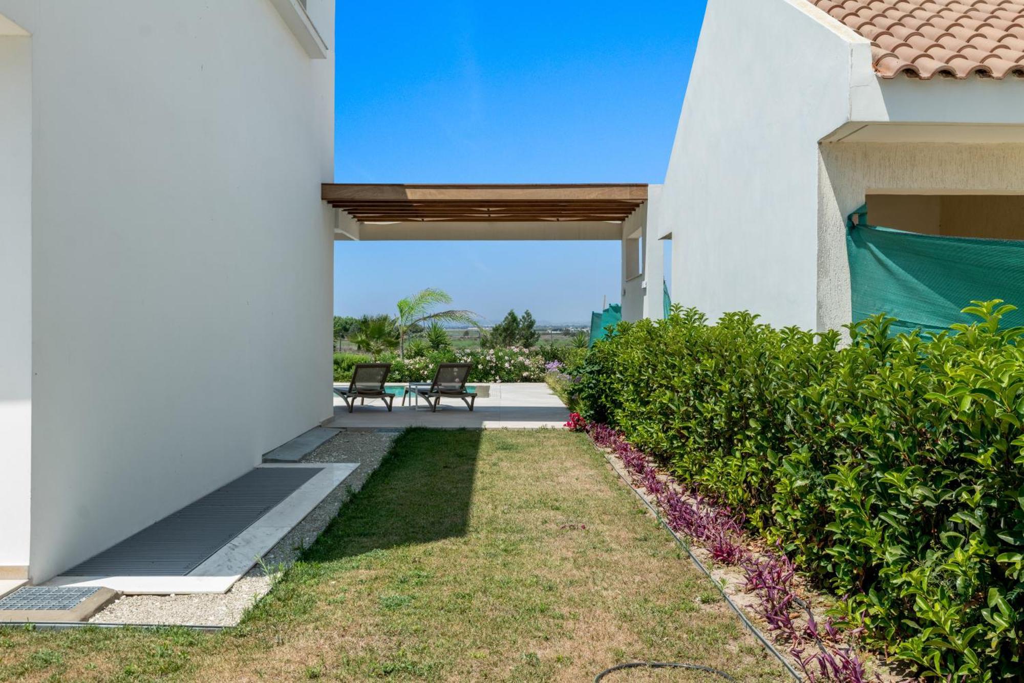 Serenity Waves Villa 17 Larnaca Exterior foto